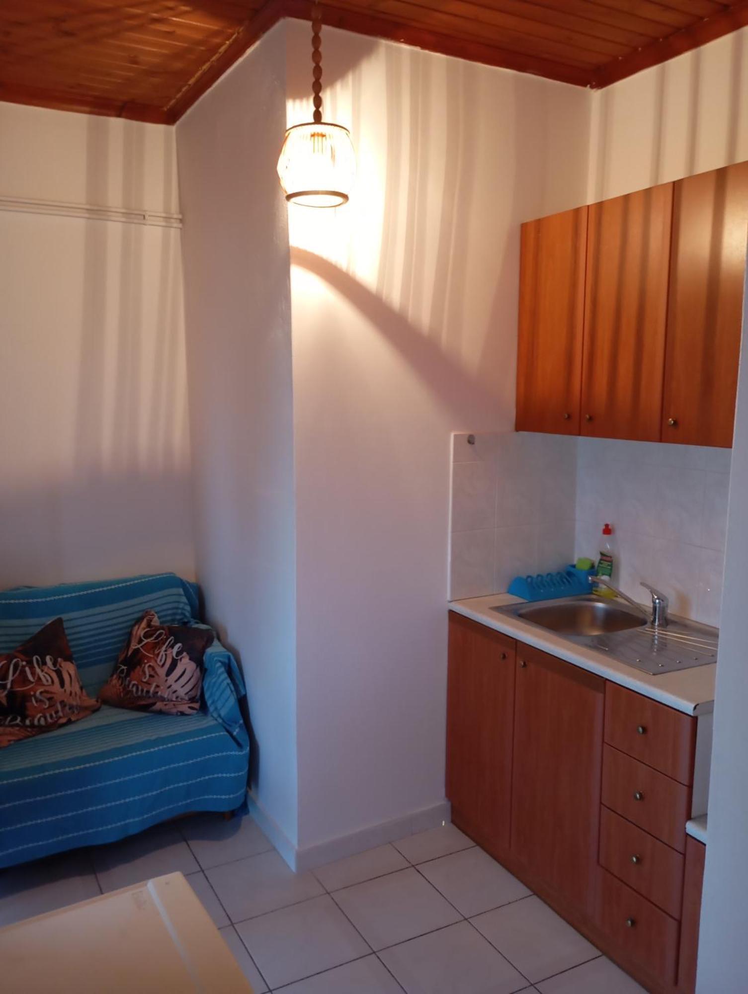 Mylonas Rooms Pandokrátor 외부 사진