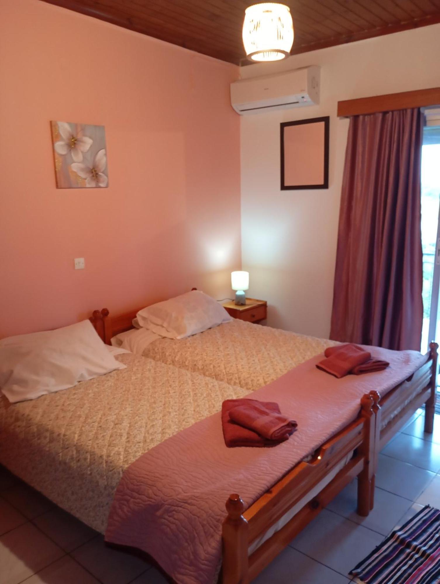 Mylonas Rooms Pandokrátor 외부 사진